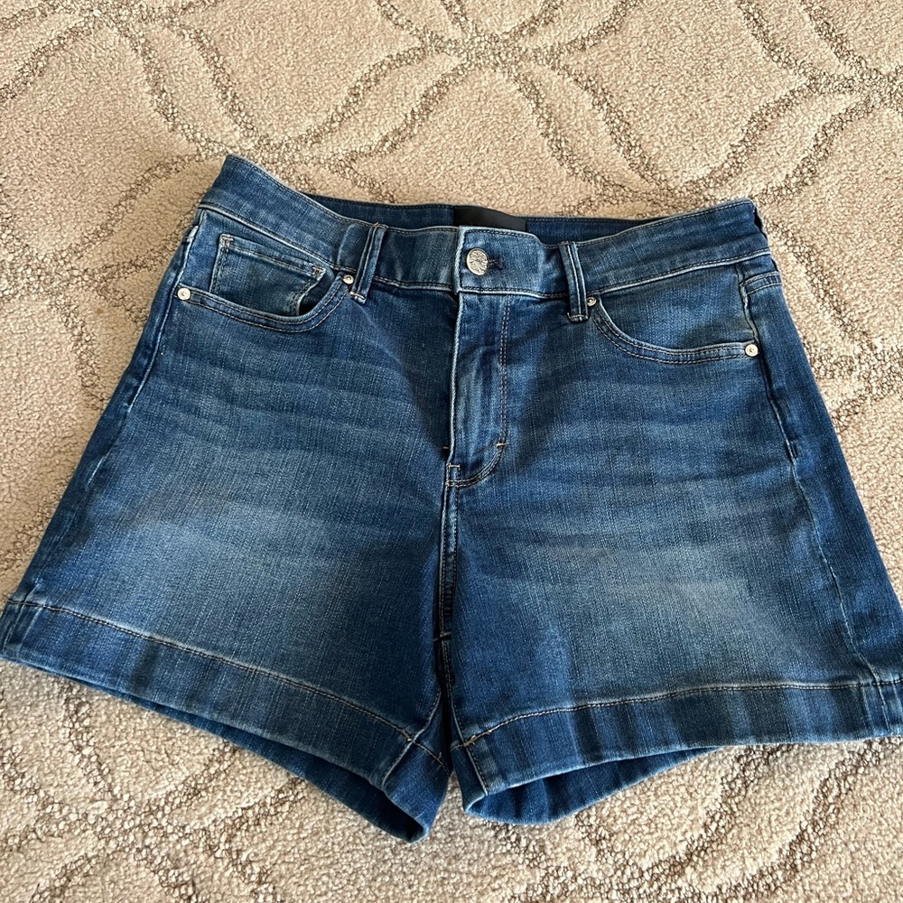 WHBM sz 6 denim shorts worn once!!!